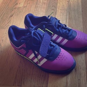Weightlifting shoes
